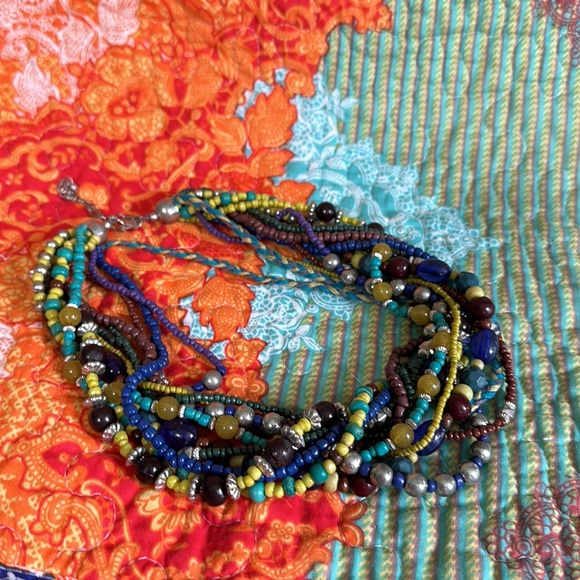 Multiple strands short necklace with extensions - Picture 2 of 2